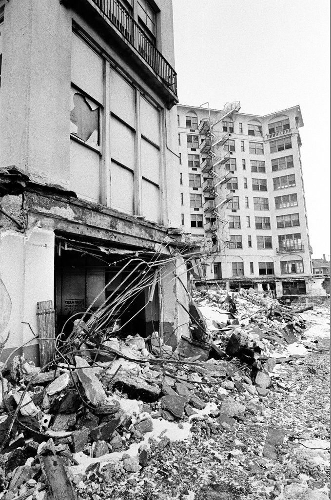 Edgewater Beach Hotel demolished - Chicago Sun-Times