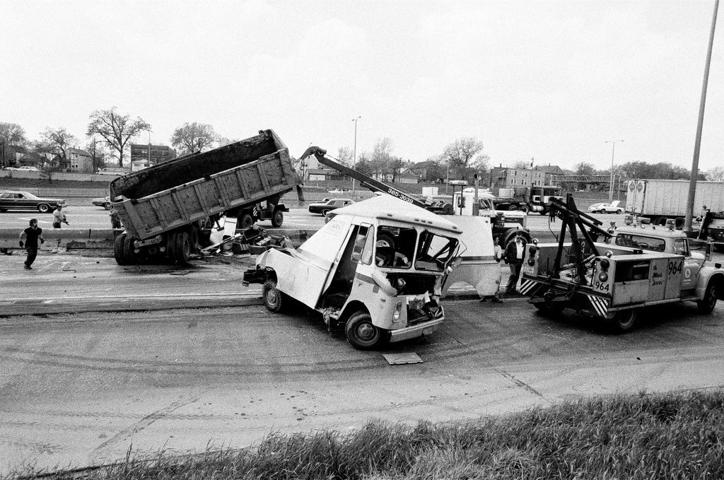 Three-truck accident on Dan Ryan - Chicago Sun-Times