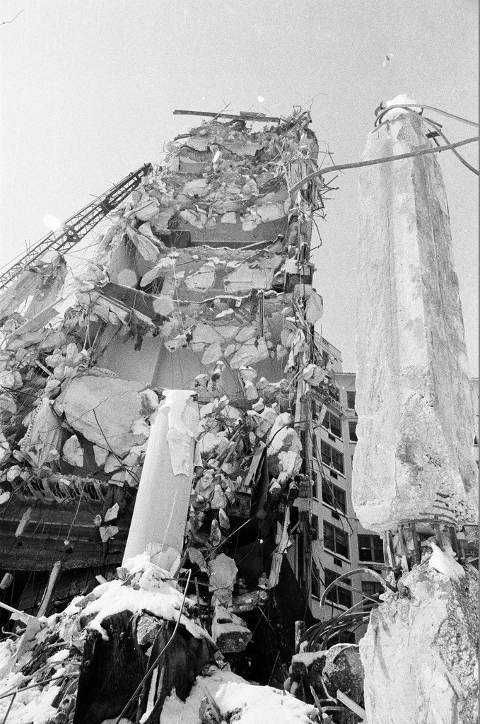 Edgewater Beach Hotel demolished - Chicago Sun-Times
