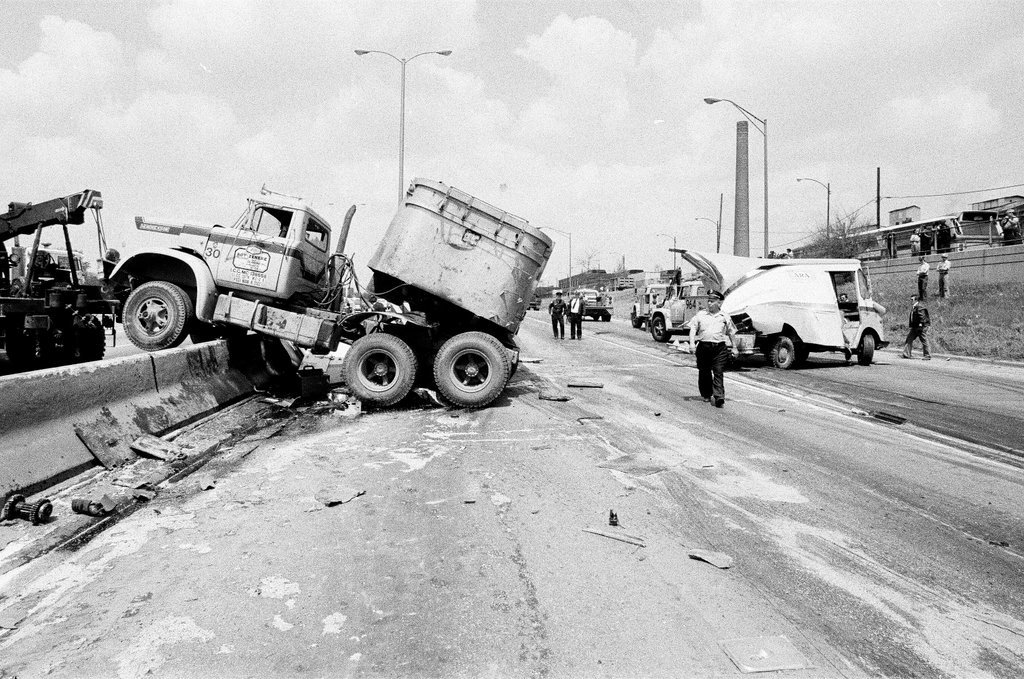 Three-truck accident on Dan Ryan - Chicago Sun-Times