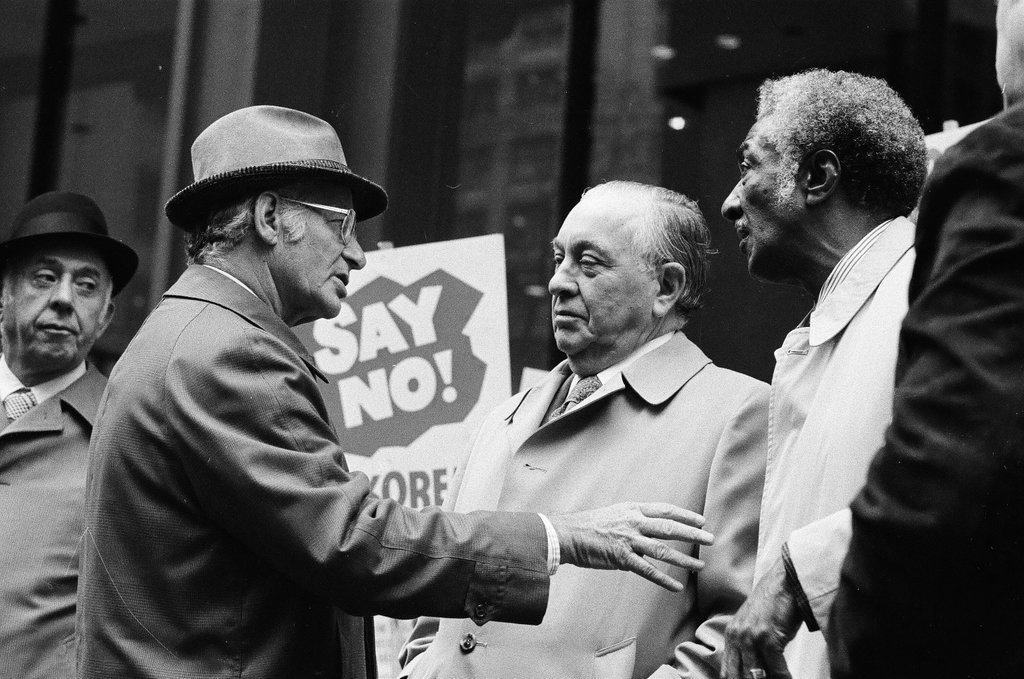 Mayor Daley addresses clothing union rally - Chicago Sun-Times