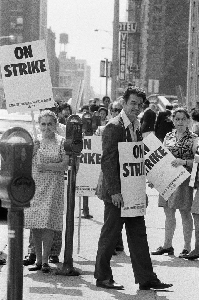 Amalgamated Clothing Workers of America strike - Chicago Sun-Times