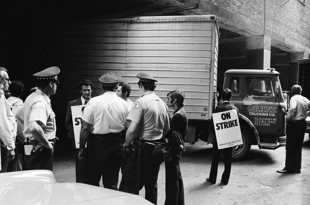 Amalgamated Clothing Workers of America strike - Chicago Sun-Times