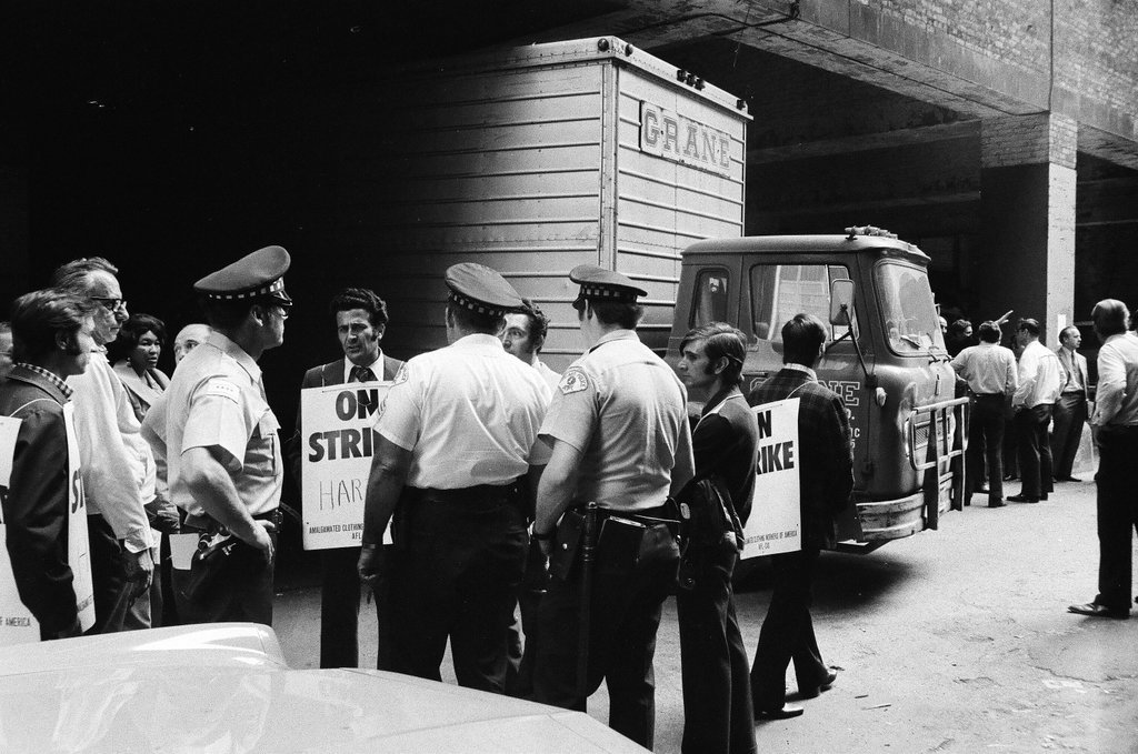 Amalgamated Clothing Workers of America strike - Chicago Sun-Times