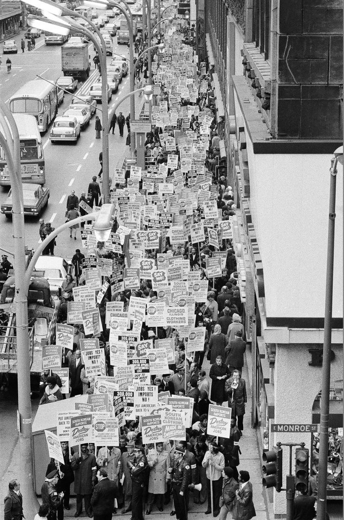 Mayor Daley addresses clothing union rally - Chicago Sun-Times