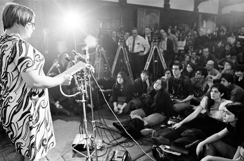 Marlene Dixon speaks to University of Chicago protesters - Chicago Sun-Times