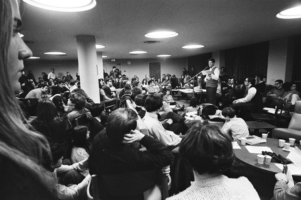 Marlene Dixon speaks to University of Chicago protesters - Chicago Sun-Times