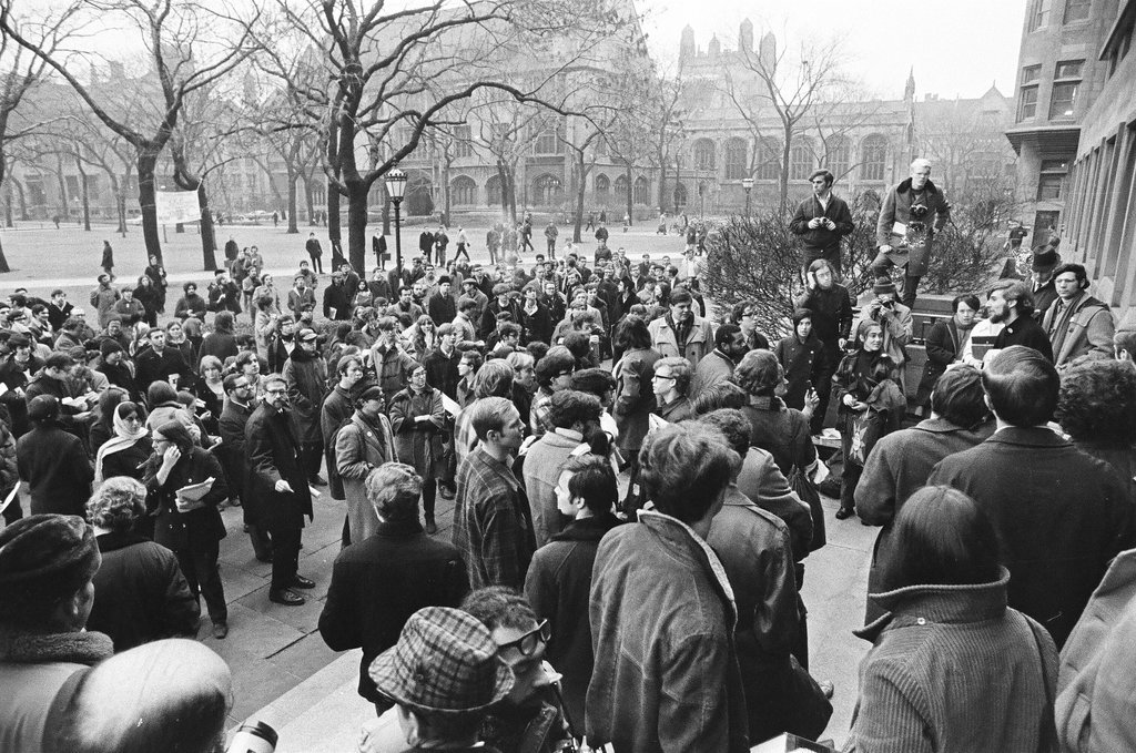 University of Chicago sit-in - Chicago Sun-Times