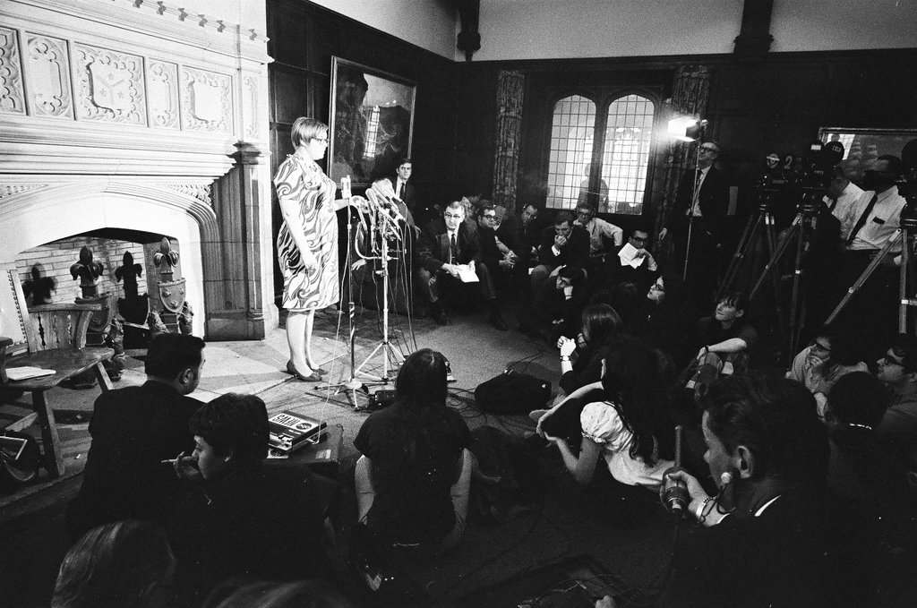 Marlene Dixon speaks to University of Chicago protesters - Chicago Sun-Times