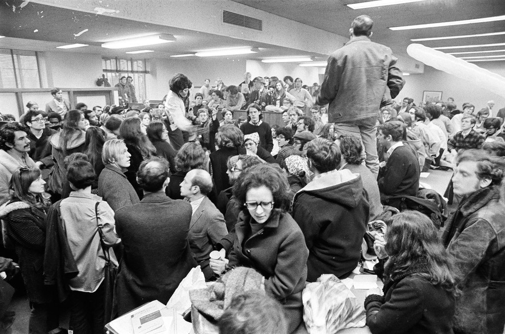 University of Chicago sit-in - Chicago Sun-Times