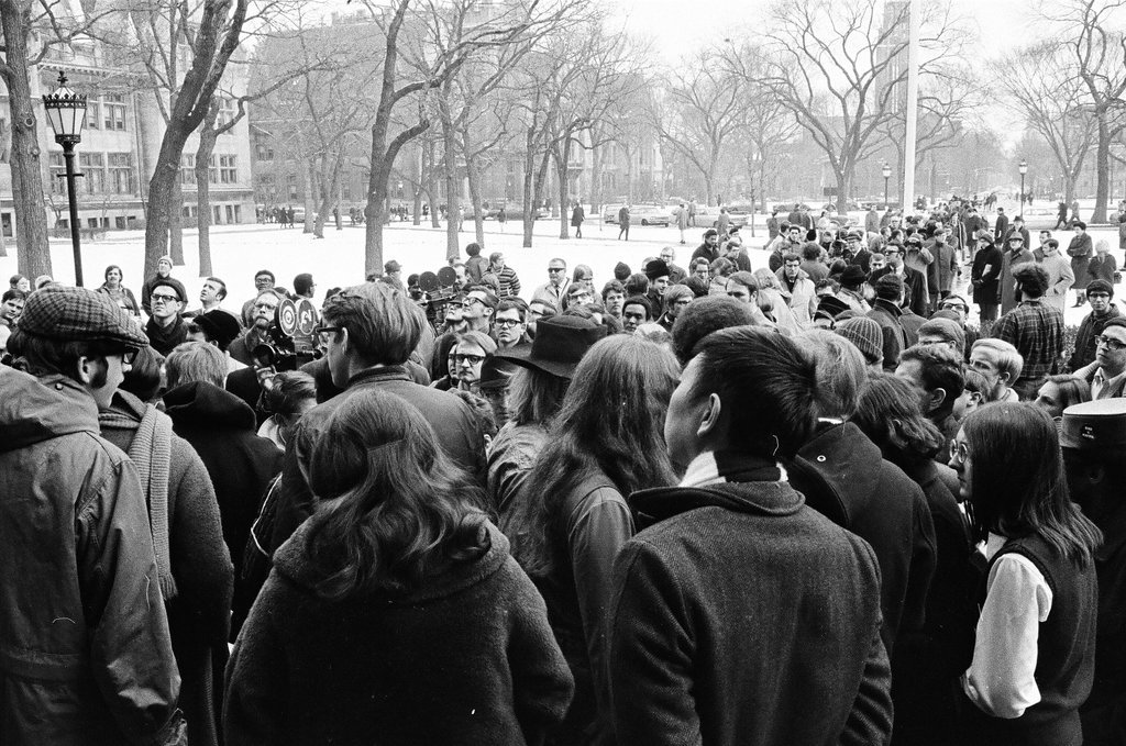 University of Chicago anti-sit-in rally regarding firing of professor Marlene Dixon - Chicago Sun-Times