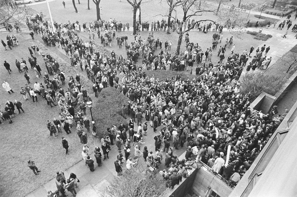 University of Chicago sit-in - Chicago Sun-Times