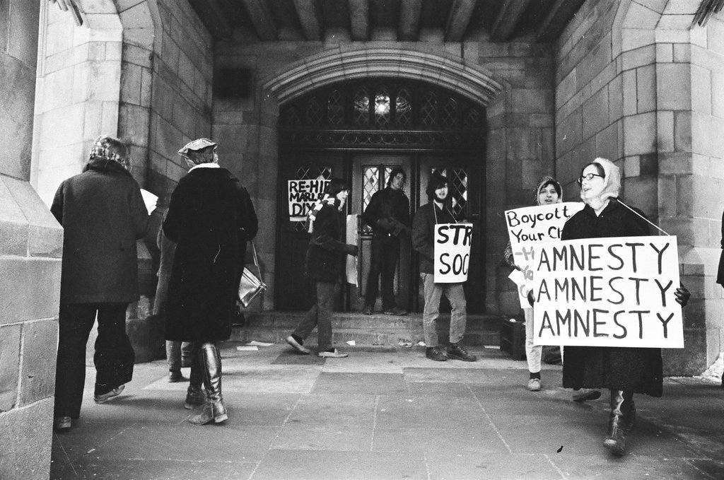 University of Chicago students picket regarding firing of professor Marlene Dixon - Chicago Sun-Times