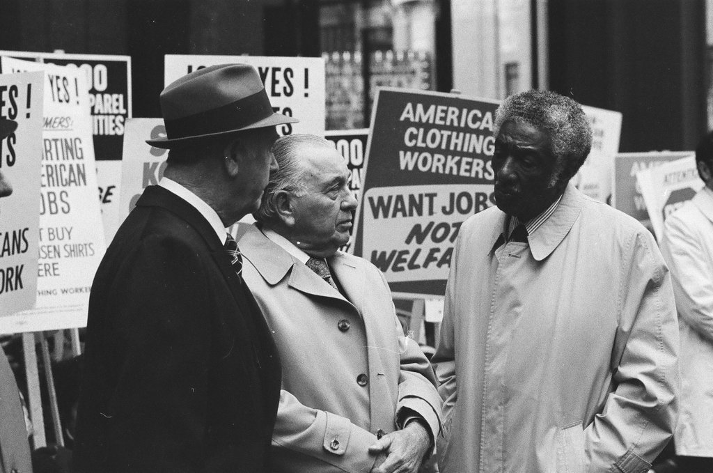 Mayor Daley addresses clothing union rally - Chicago Sun-Times