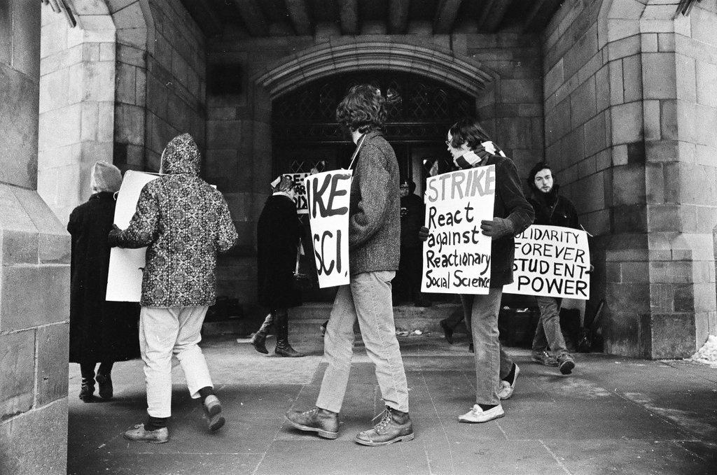 University of Chicago students picket regarding firing of professor Marlene Dixon - Chicago Sun-Times
