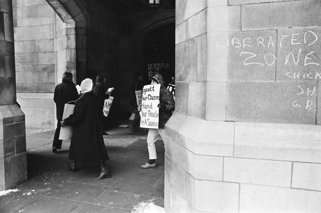 University of Chicago students picket regarding firing of professor Marlene Dixon - Chicago Sun-Times