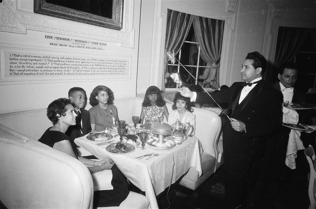 Students at the Pump Room - Chicago Sun-Times