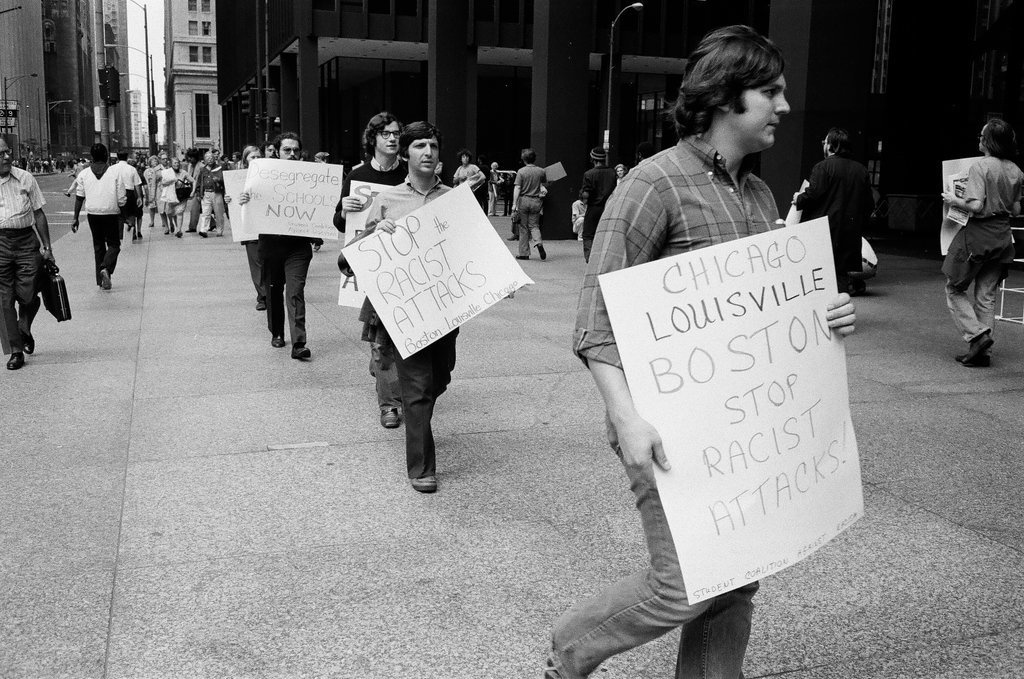 Students march in favor of busing - Chicago Sun-Times