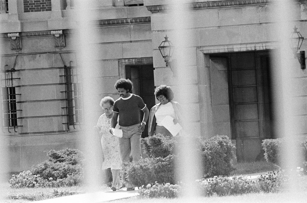 Jesse Jackson at Stateville prison during revolt - Chicago Sun-Times