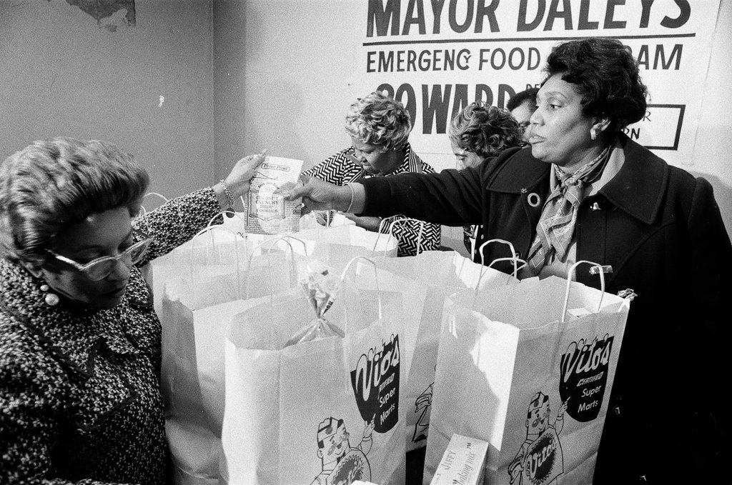 Mayor Daley's Emergency Food Program - M. Leon Lopez for Chicago Sun-Times