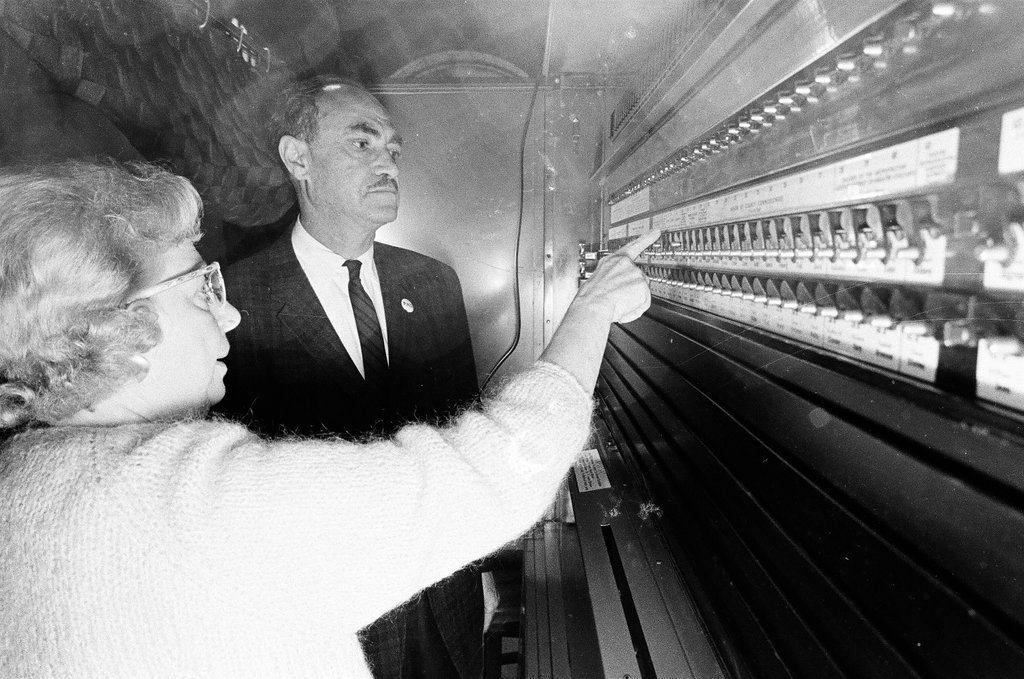 Voting machines - Chicago Sun-Times
