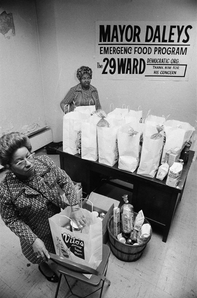 Mayor Daley's Emergency Food Program - M. Leon Lopez for Chicago Sun-Times
