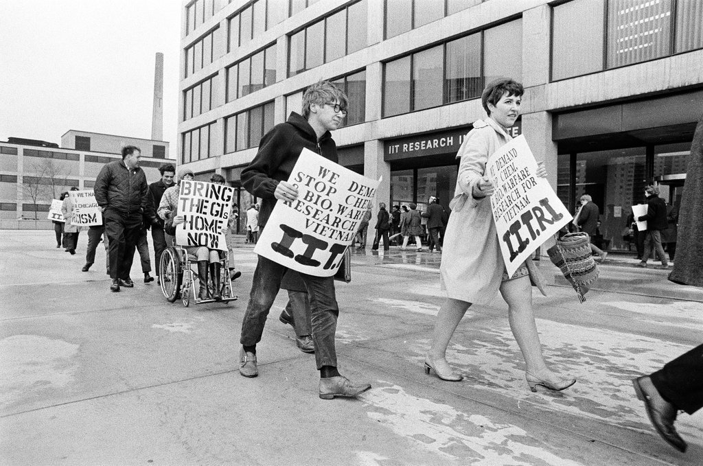 IIT Research Institute peace demonstration - Gary Settle for Chicago Sun-Times