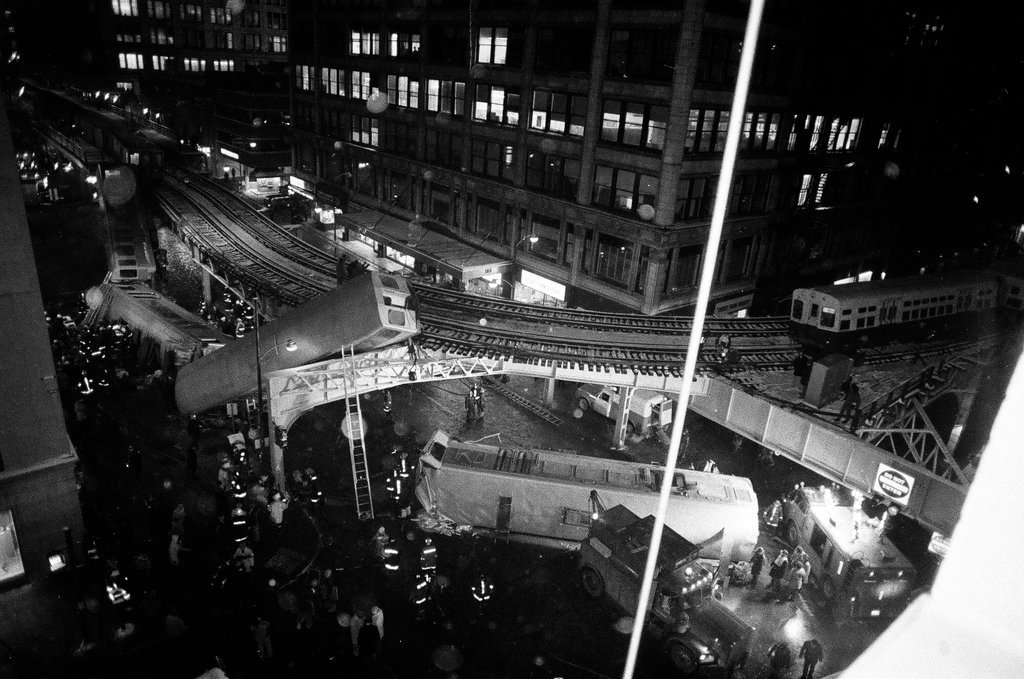 1977 Chicago Loop train derailment - Edmund Jarecki for Chicago Sun-Times