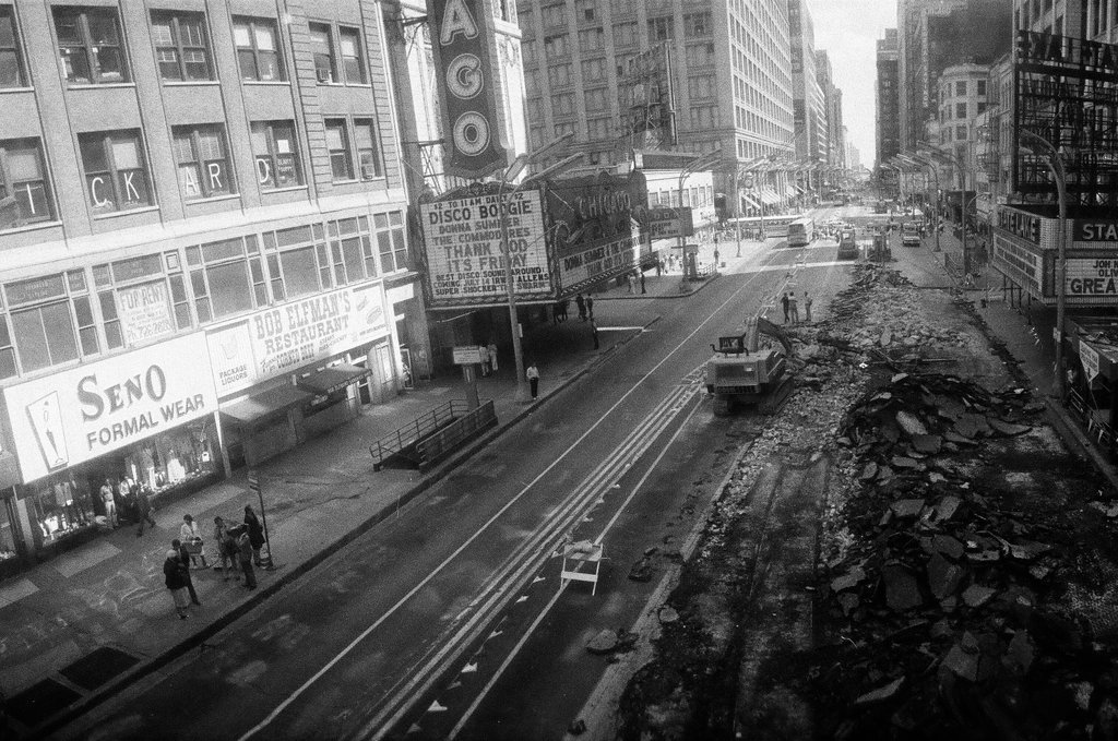 State Street Mall construction - Gene Pesek for Chicago Sun-Times