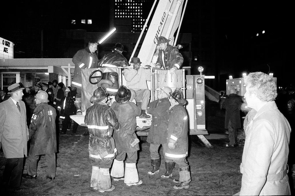 1977 Chicago Loop train derailment - Edmund Jarecki for Chicago Sun-Times