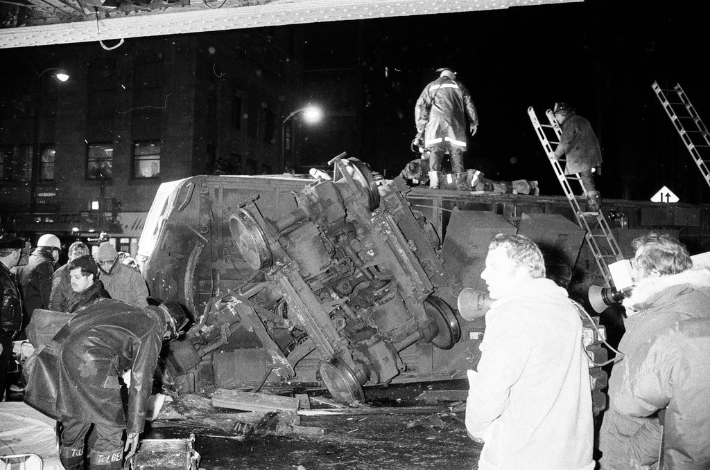 1977 Chicago Loop train derailment - Edmund Jarecki for Chicago Sun-Times