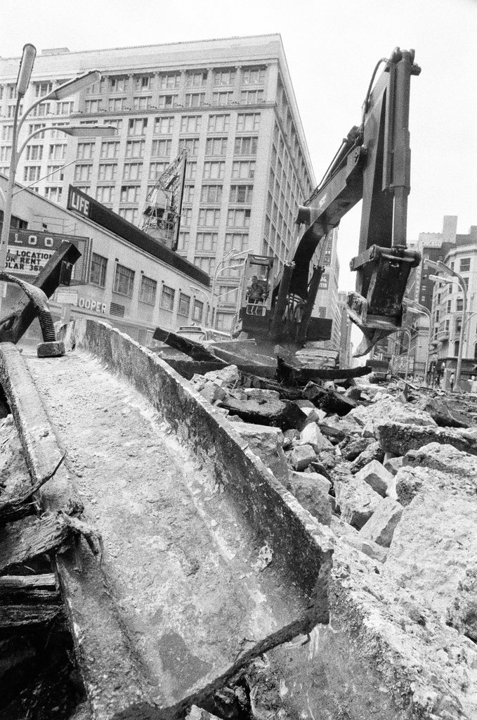 Streetcar track unearthed during State Street construction - James (Jim) Klepitsch for Chicago Sun-Times