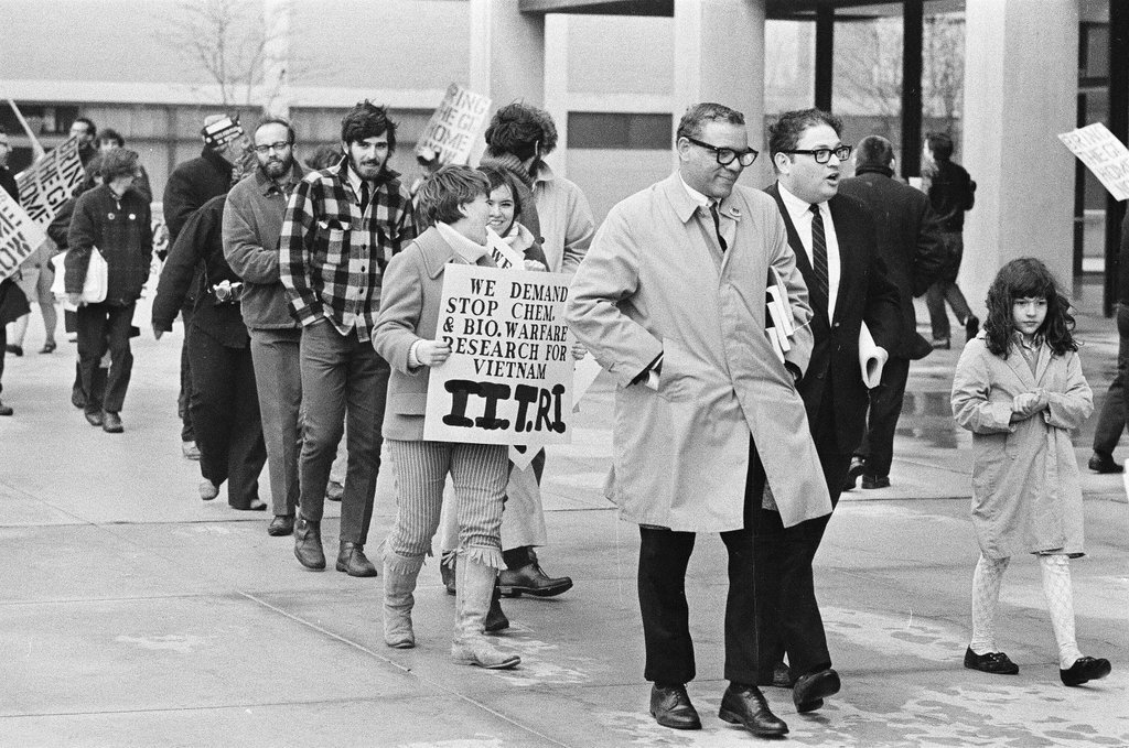 IIT Research Institute peace demonstration - Gary Settle for Chicago Sun-Times