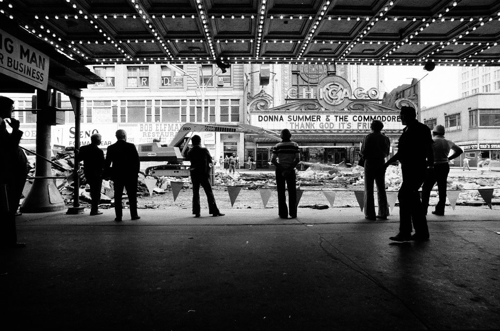 State Street Mall construction - Gene Pesek for Chicago Sun-Times