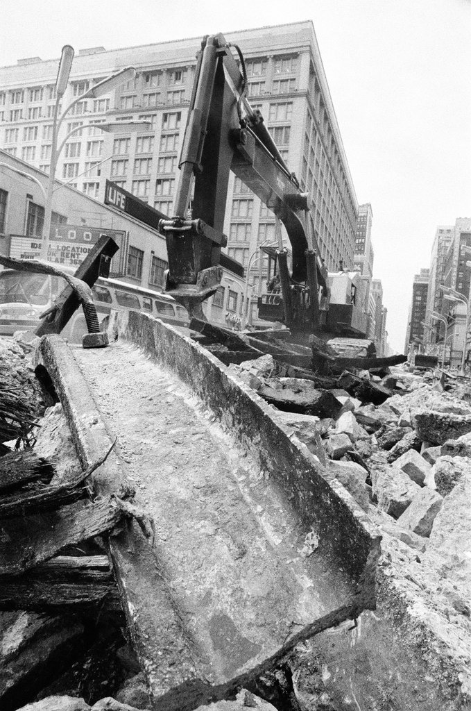 Streetcar track unearthed during State Street construction - James (Jim) Klepitsch for Chicago Sun-Times