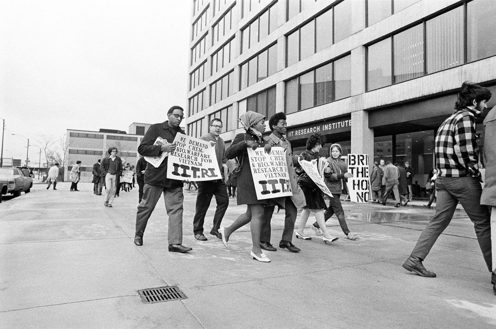 IIT Research Institute peace demonstration - Gary Settle for Chicago Sun-Times
