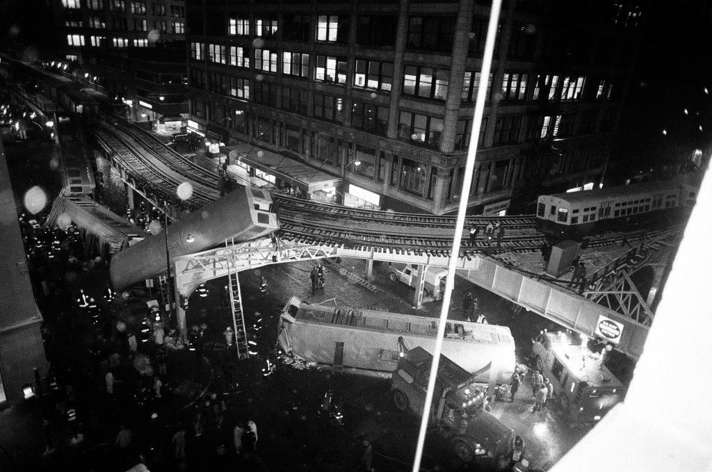 1977 Chicago Loop train derailment - Edmund Jarecki for Chicago Sun-Times
