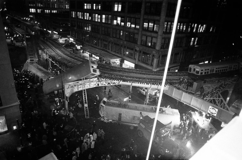 1977 Chicago Loop train derailment - Edmund Jarecki for Chicago Sun-Times