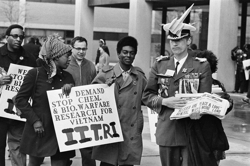 IIT Research Institute peace demonstration - Gary Settle for Chicago Sun-Times