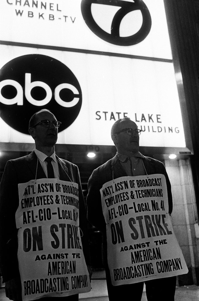 ABC TV technicians on strike - Jack Lenahan for Chicago Sun-Times