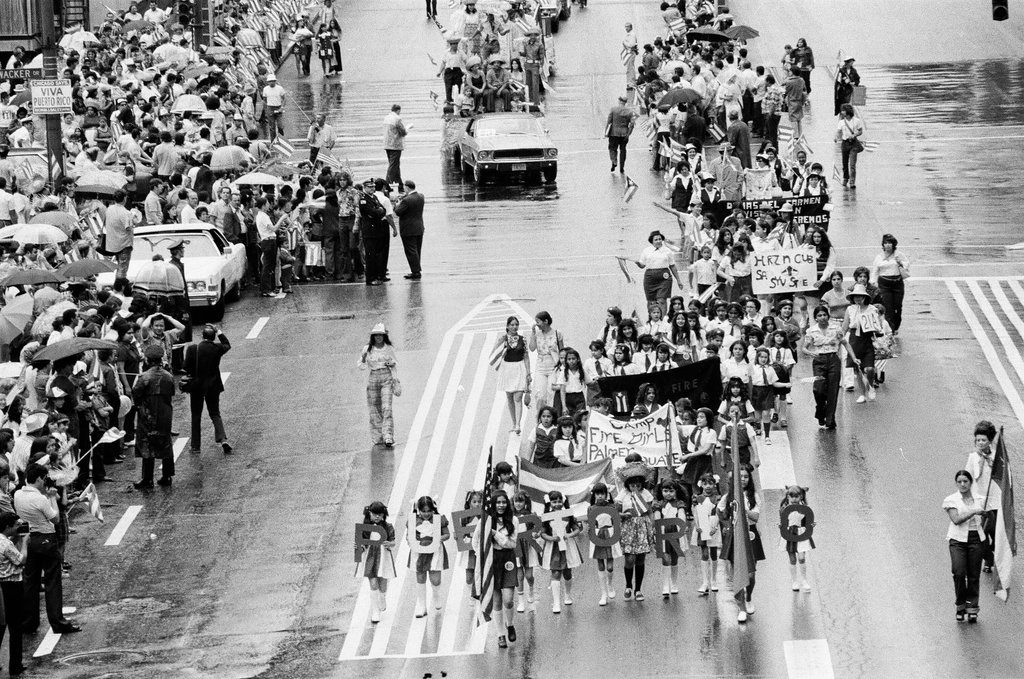 Daley, Walker, and Hartigan in Puerto Rican parade - Larry Graff for Chicago Sun-Times