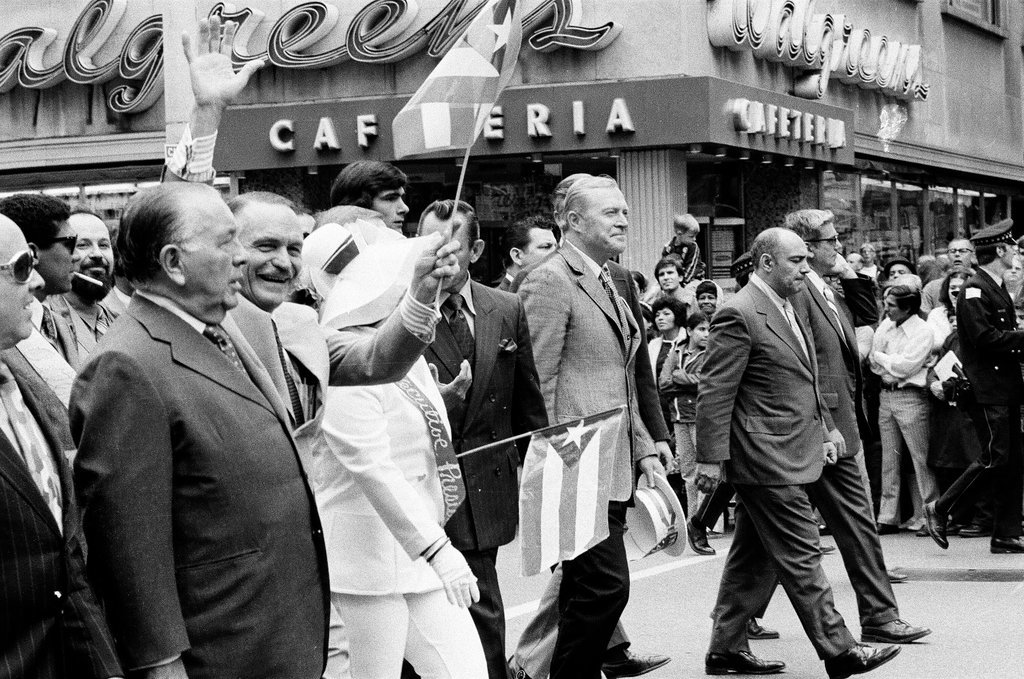 Daley and Ogilvie in parade with Puerto Rican Governor - Larry Graff for Chicago Sun-Times