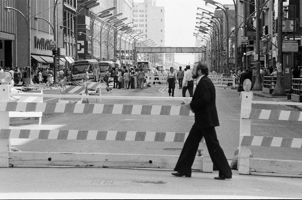 State Street Mall construction - Gene Pesek for Chicago Sun-Times