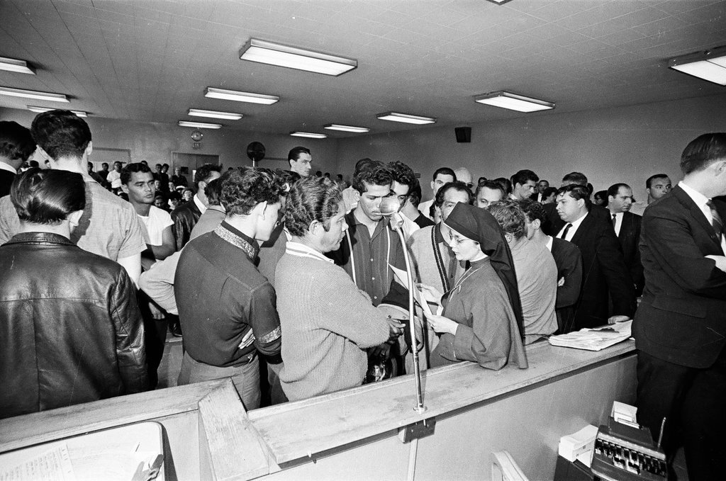 Puerto Ricans in court following Humboldt Park uprising - Howard Lyon for Chicago Sun-Times