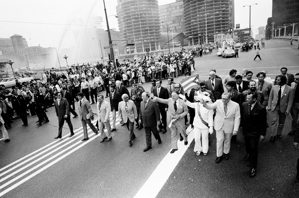 Daley and Ogilvie in parade with Puerto Rican Governor - Larry Graff for Chicago Sun-Times