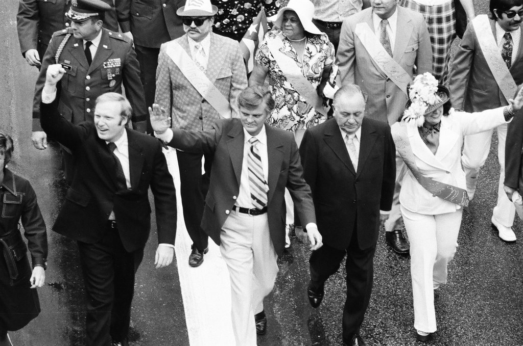 Daley, Walker, and Hartigan in Puerto Rican parade - Larry Graff for Chicago Sun-Times
