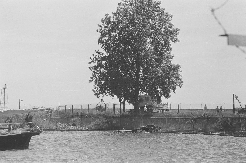 Native American activists at Belmont Harbor - Howard Lyon for Chicago Sun-Times