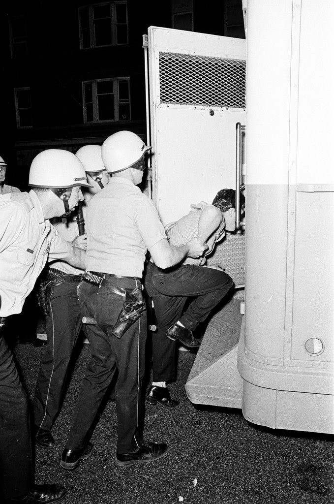Puerto Rican uprising in West Town - John Tweedle for Chicago Sun-Times