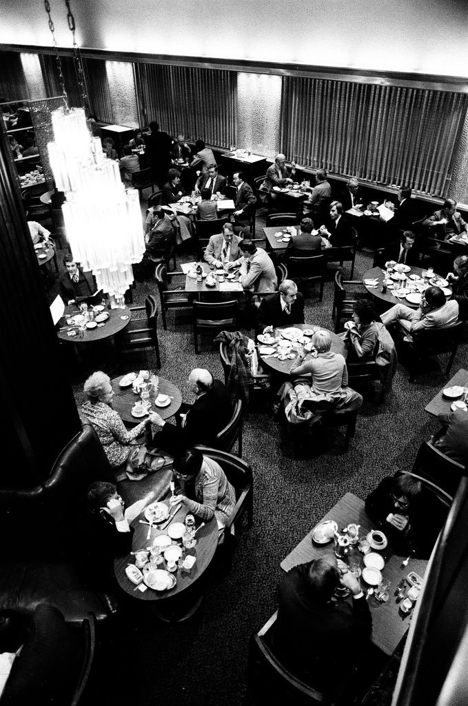 Wrigley Building Restaurant - Martha Hartnett for Chicago Sun-Times