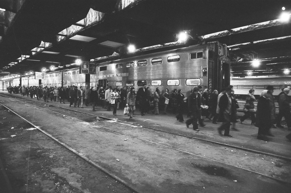 Railroad commuters - Edward DeLuga for Chicago Sun-Times